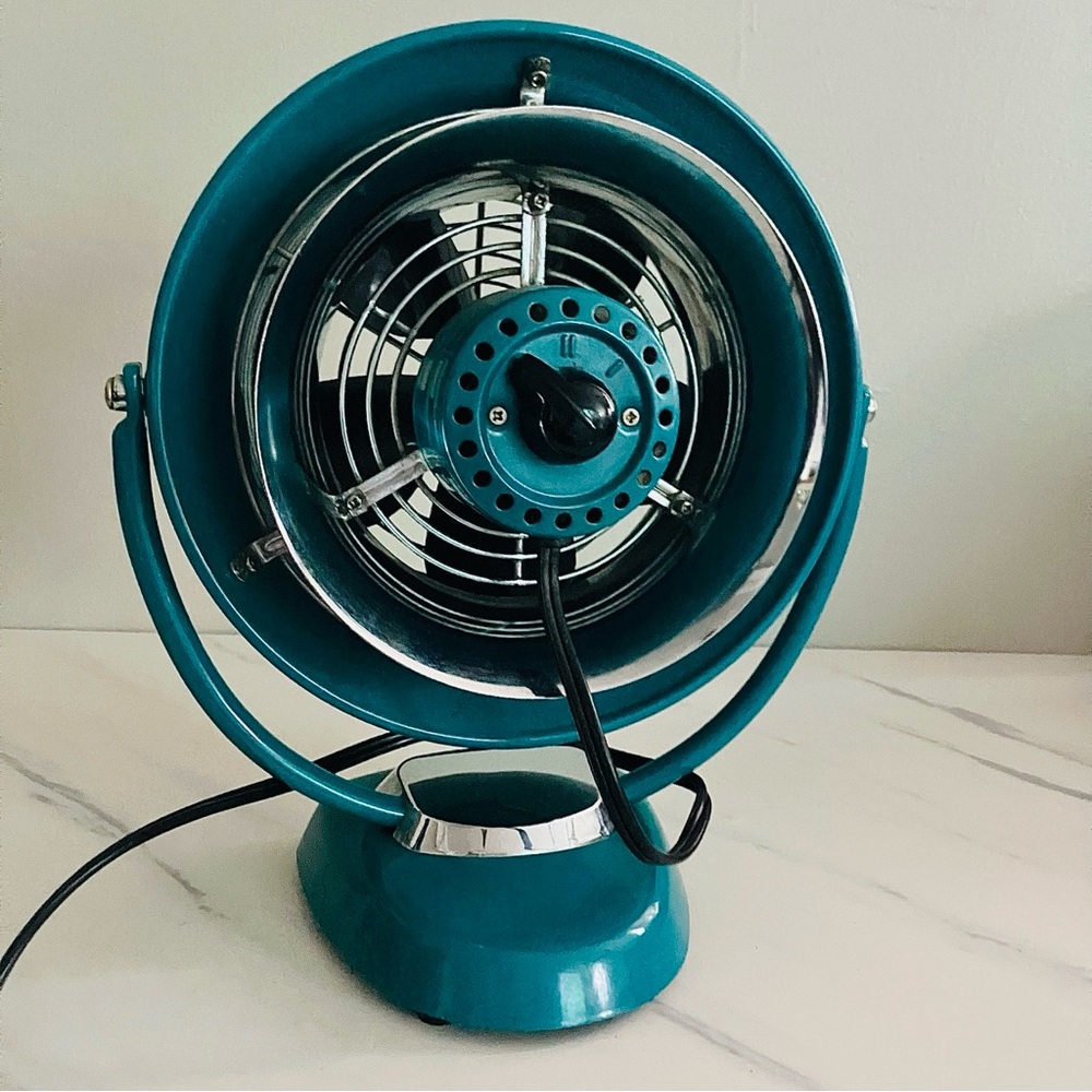 Vornado VFAN Jr. Vintage Air Circulator Fan - Picture 5 of 9